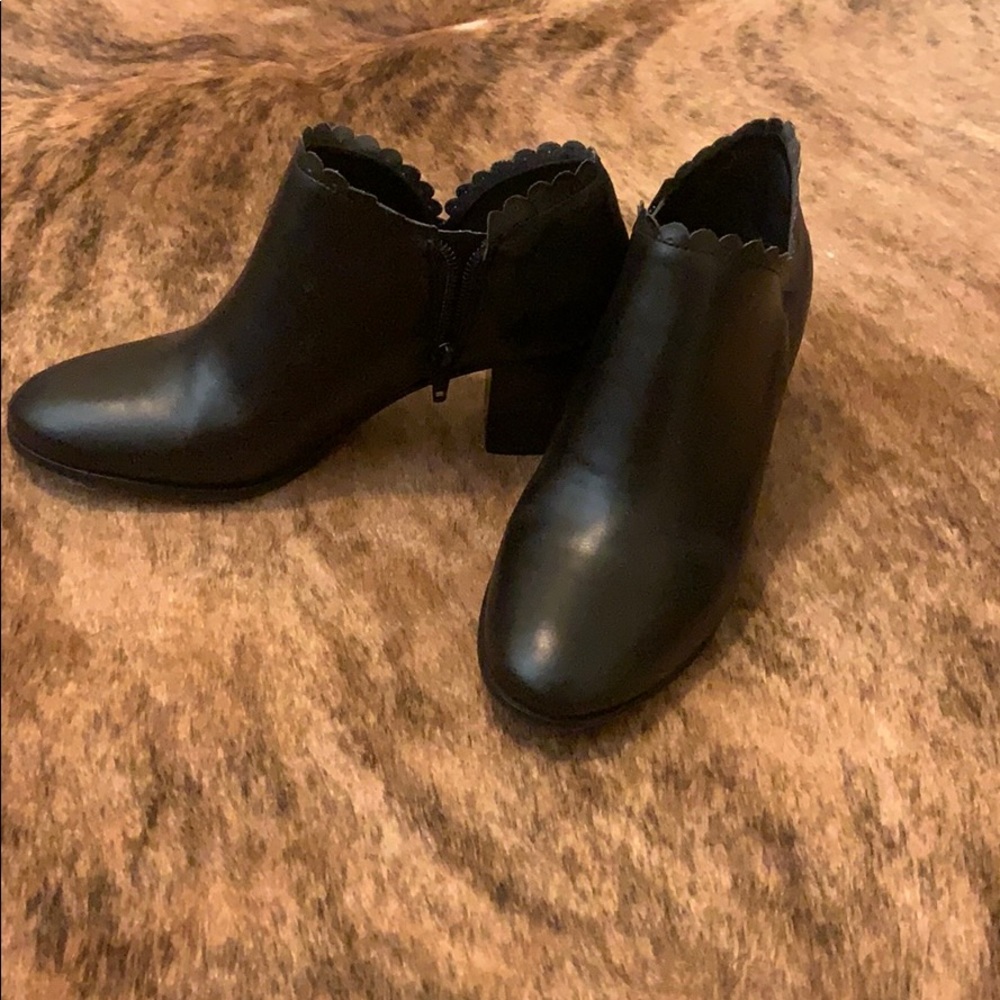 NEW Jack Rogers black booties size 6